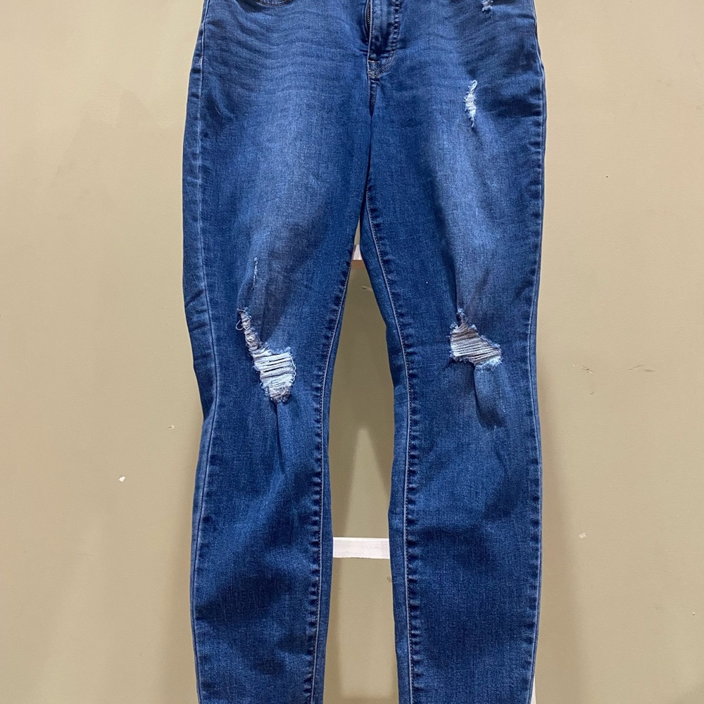 Lucky Brand Women’s Dark Blue Distressed Skinny Jeans – Size 8 / 28